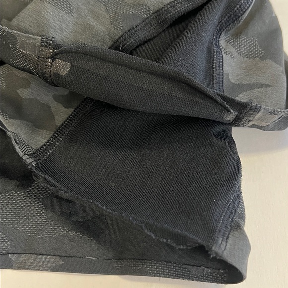 Lululemon T.H.E Short Linerless Mesh Camo 9” - Picture 5 of 7